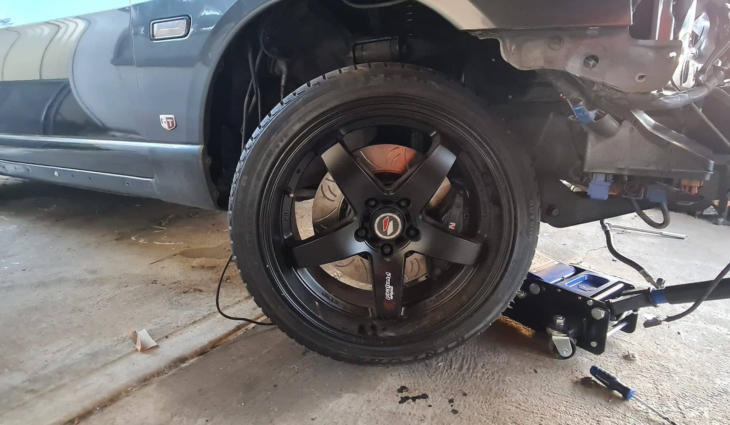 324mm two piece front brake upgrade kit suits: s14, s15, r33 gts t (running r33 gts t calipers)