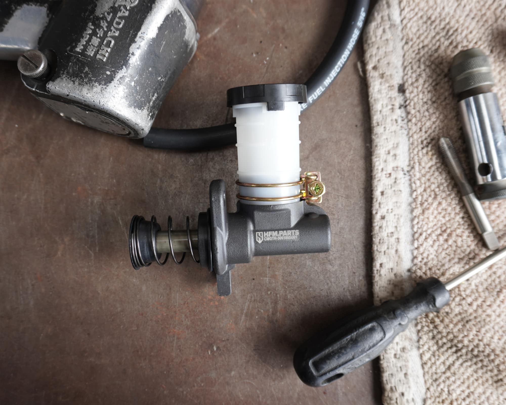 clutch master cylinder suits: gtr