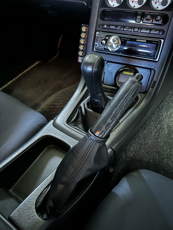 gear shifter & handbrake boot set r32