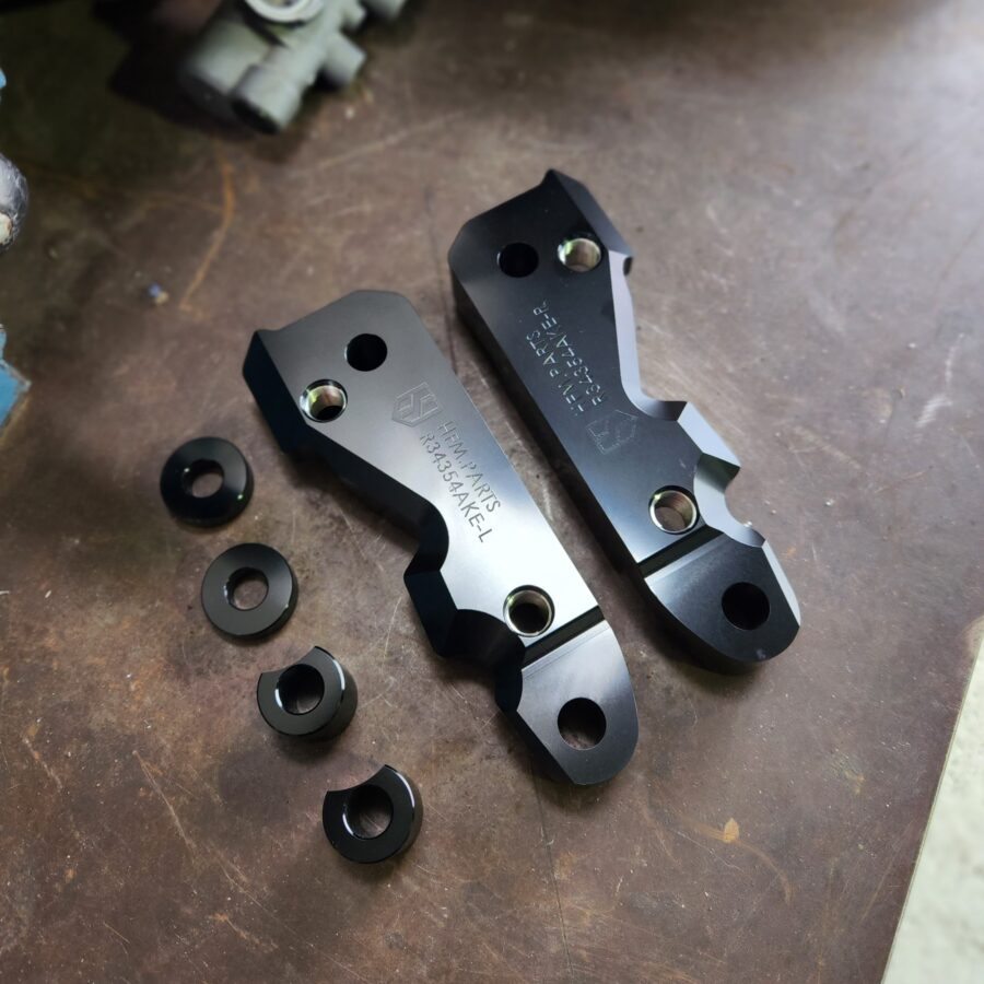 354mm front rotor caliper adaptor brackets: r34 gtt, r33 gtst akebono caliper
